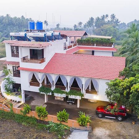 Bougainvillea Hotel Alībāg Ngoại thất bức ảnh